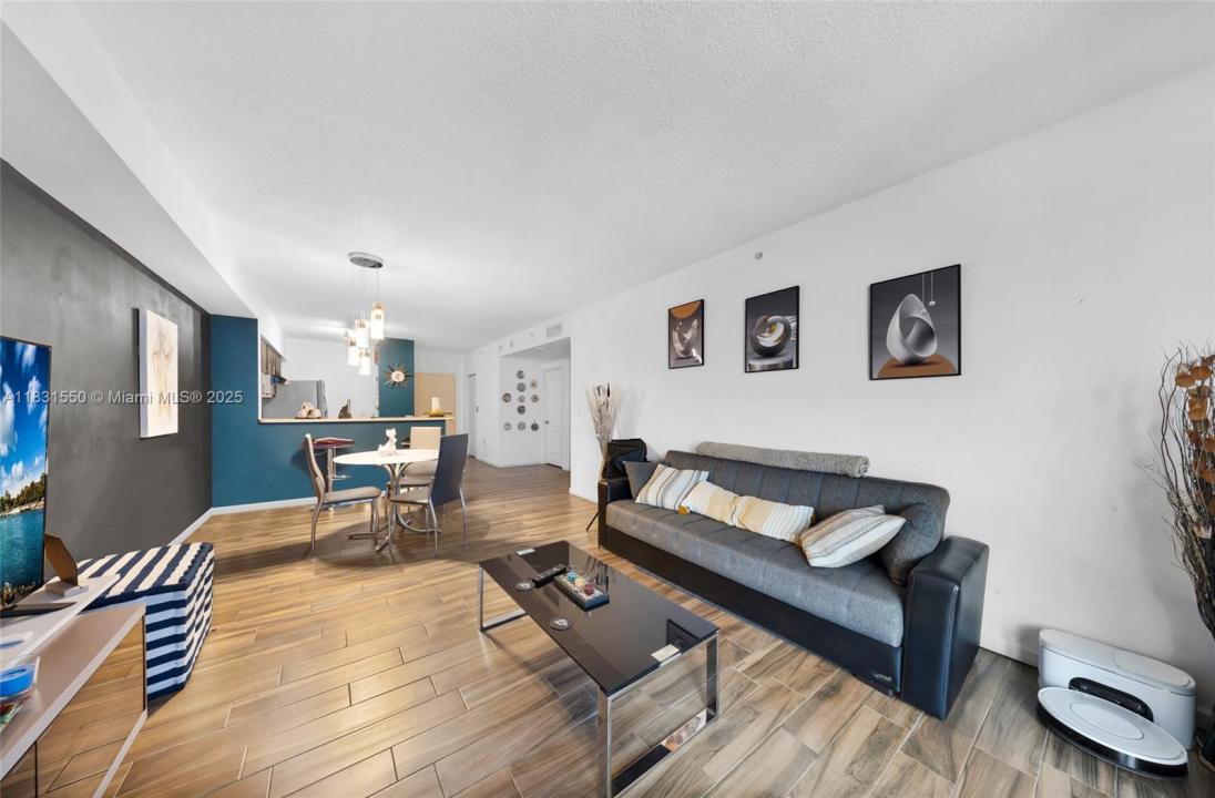 5091 NW 7th St 911, Miami, Floride 33126, États-Unis