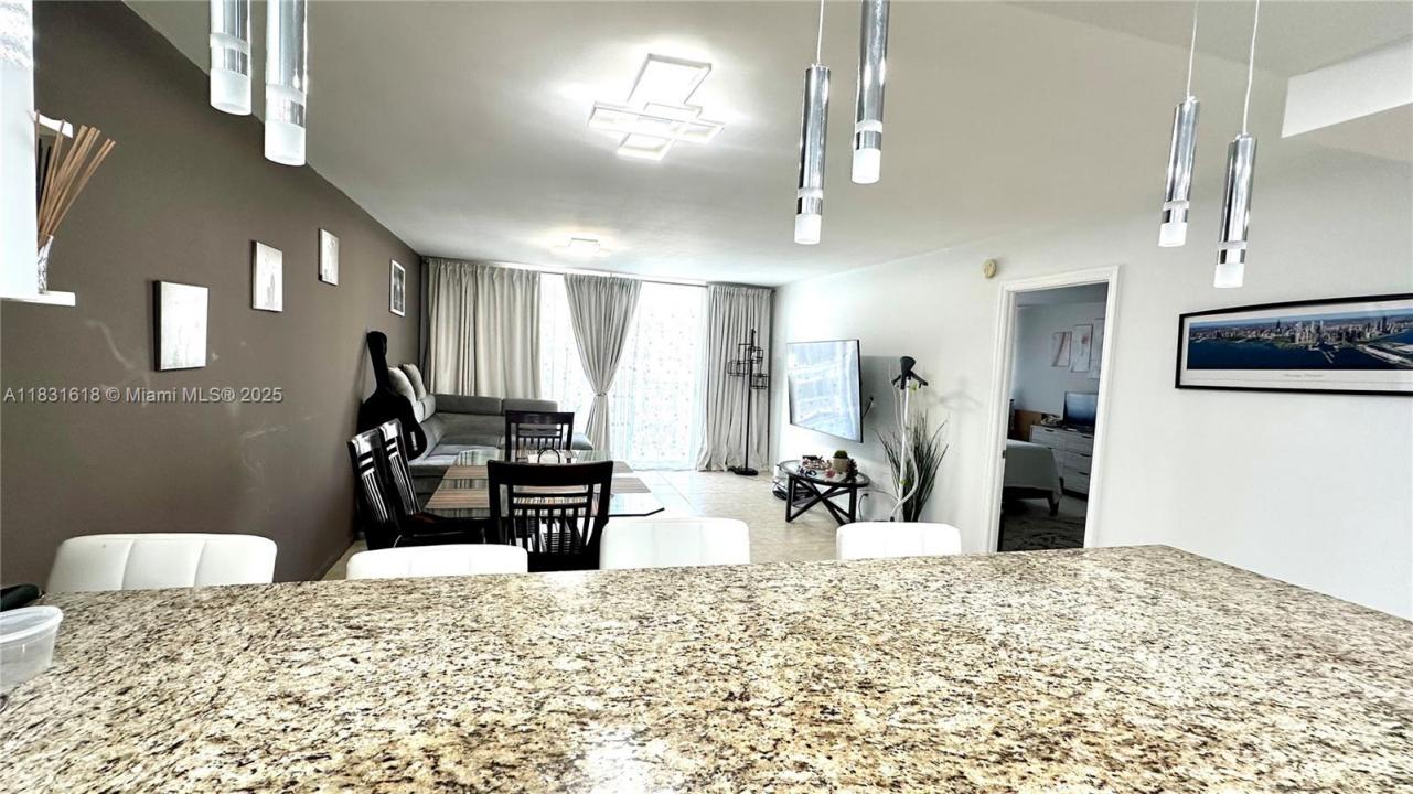 1801 S Ocean Dr 642, Hallandale Beach, Florida 33009, USA