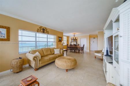1950 S Ocean Dr 3P, Hallandale Beach, Florida 33009, USA