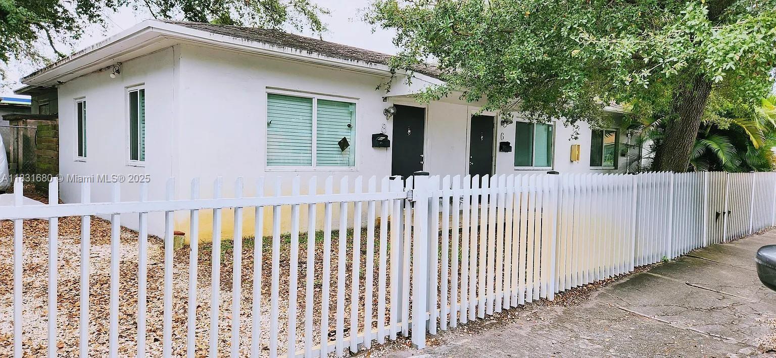 2 NE 63rd St A, Miami, פלורידה 33138, ארצות הברית של אמריקה 