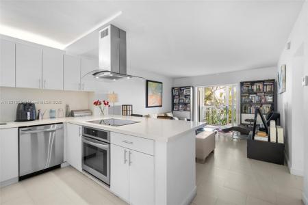 240 Galen Drive 109, Key Biscayne, Florida 33149, USA