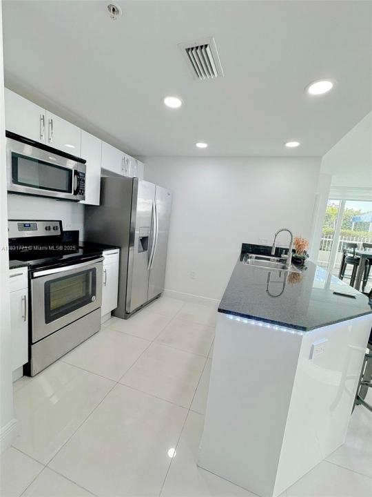1871 NW S River Dr 705, Miami, フロリダ 33125, アメリカ合衆国