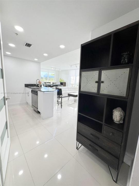 1871 NW S River Dr 705, Miami, フロリダ 33125, アメリカ合衆国
