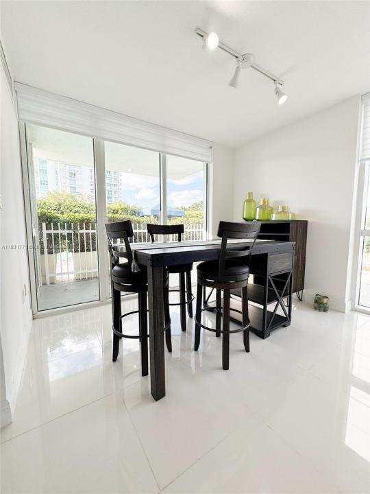 1871 NW S River Dr 705, Miami, フロリダ 33125, アメリカ合衆国