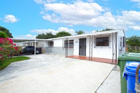 1311 SW 33rd Ter, Fort Lauderdale, Florida 33312, USA