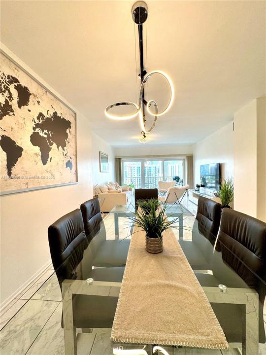 300 Bayview Dr 1603, Sunny Isles Beach, פלורידה 33160, ארצות הברית של אמריקה 