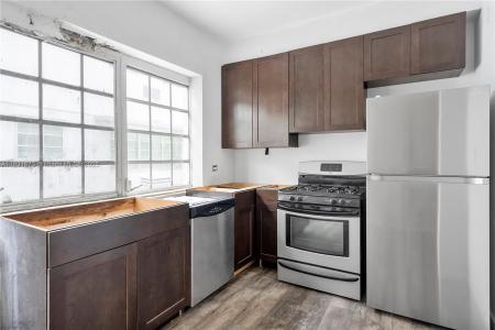 836 10th St 6, Miami Beach, Florida 33139, USA