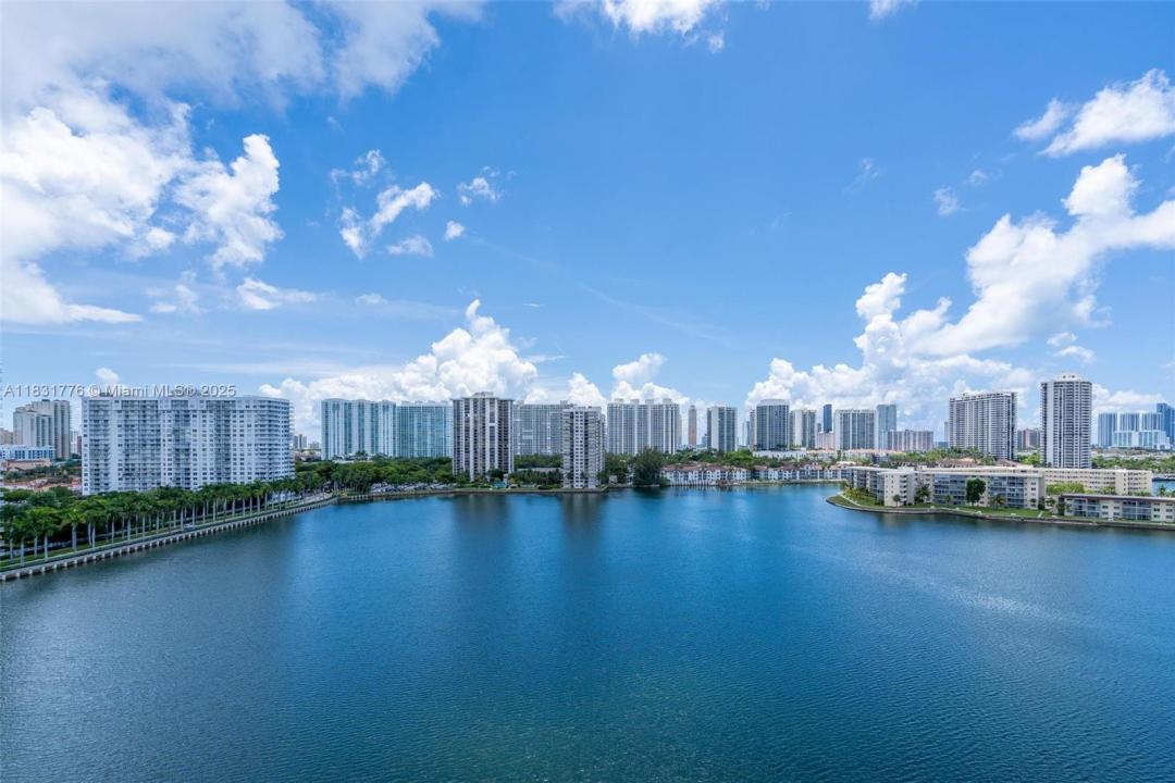 18081 Biscayne Blvd 1205, Aventura, Florida 33160, Amerika Birleşik Devletleri