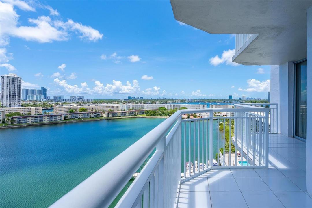 18081 Biscayne Blvd 1205, Aventura, Florida 33160, Amerika Birleşik Devletleri