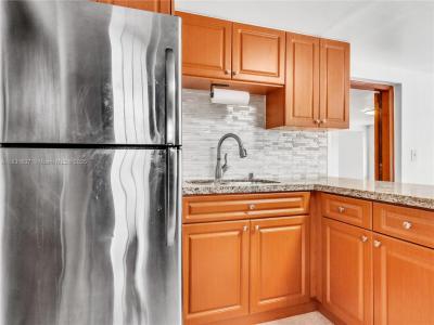 555 SW 67th Ave, Miami, Florida 33144, USA