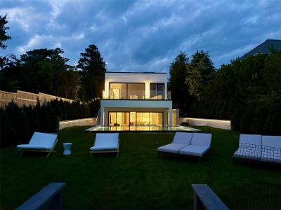 40 Oceanview Drive, Southampton, New York 11968