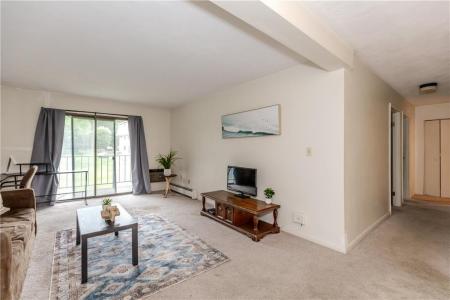 752 Quaker Lane B203, Warwick, 罗得岛 02818, 美国