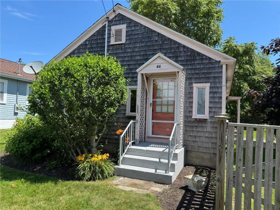 44 Crest Street, Middletown, ロードアイランド 02842, アメリカ合衆国