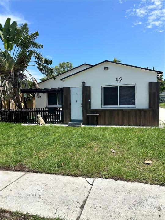 42 SE 10th Ter, Dania Beach, Florida 33004, Stati Uniti