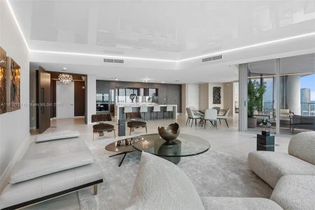 851 NE 1st Ave PH4912, Miami, Florida 33132, USA