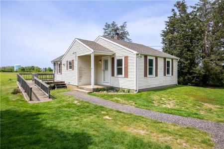 44 Paquins Lane, Portsmouth, RI 02871, USA