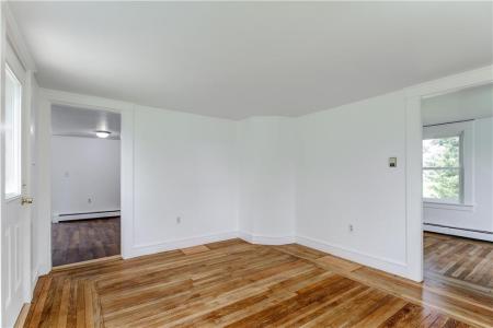 44 Paquins Lane, Portsmouth, RI 02871, USA