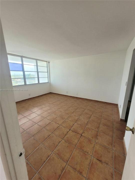 2025 NE 164th St 602, North Miami Beach, 佛羅里達州 33162, 美國