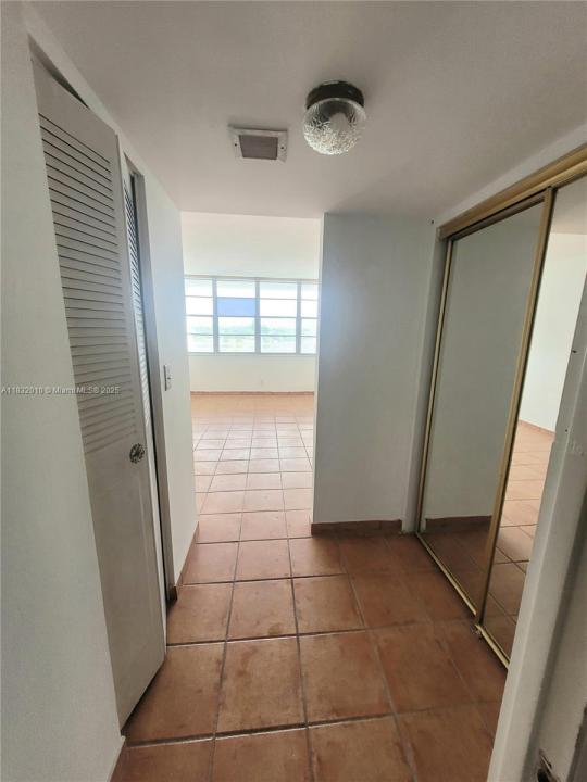 2025 NE 164th St 602, North Miami Beach, 佛羅里達州 33162, 美國