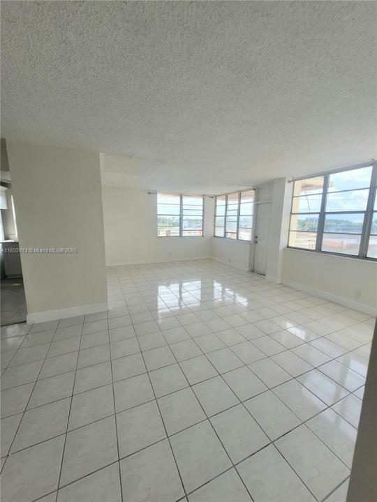 2025 NE 164th St 416, North Miami Beach, Floride 33162, États-Unis