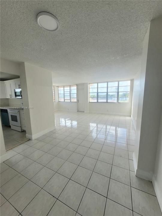 2025 NE 164th St 416, North Miami Beach, Floride 33162, États-Unis