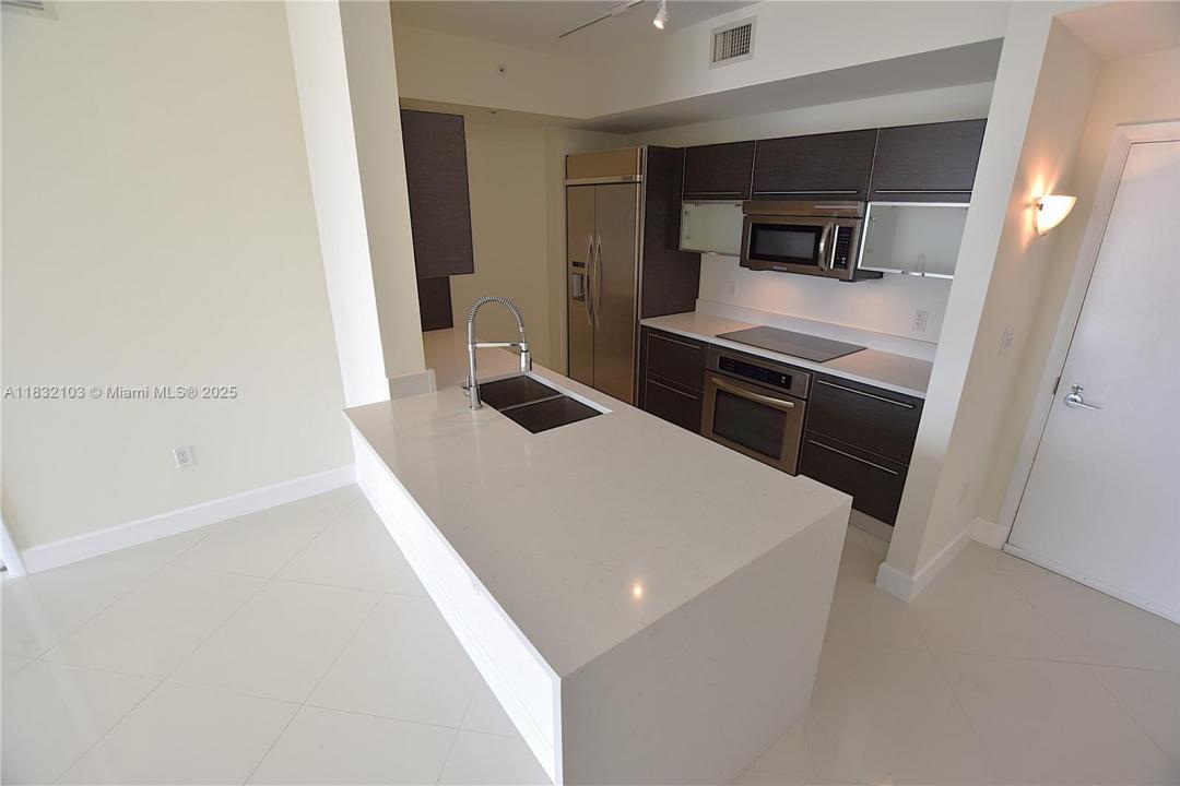 550 Okeechobee Blvd 1417, West Palm Beach, Florida 33401, Stati Uniti