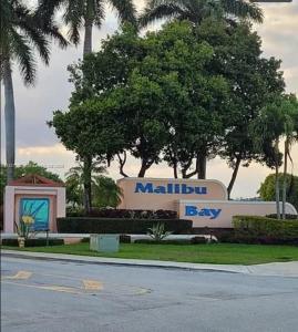 521 NW 208th Cir, Pembroke Pines, Florida 33029, USA