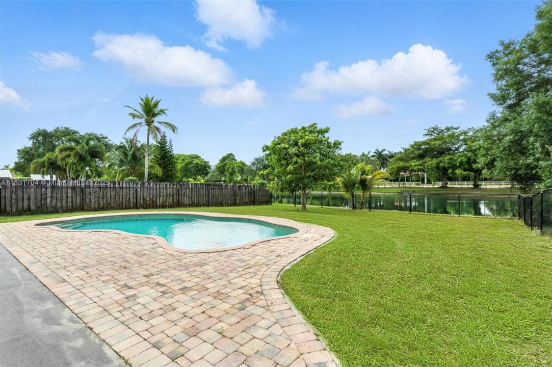 15074 SW 13th Pl, Sunrise, Florida 33326, Estados Unidos