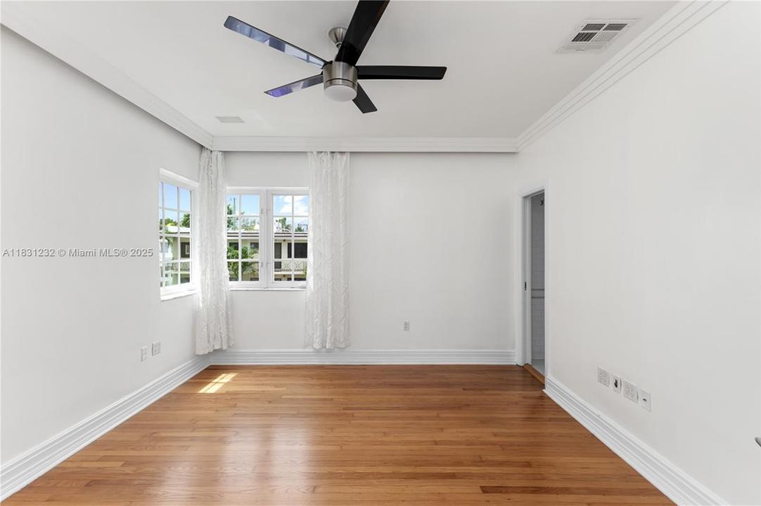 735 14th Pl 3, Miami Beach, Florida 33139