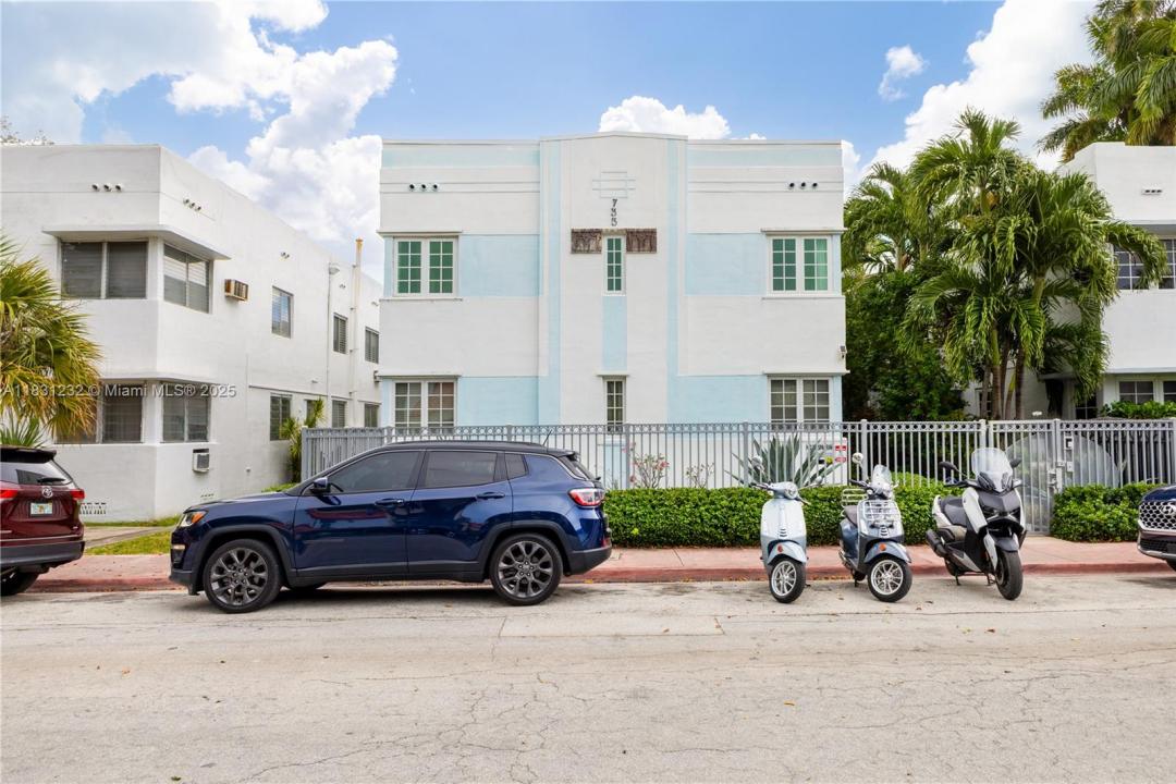 735 14th Pl 3, Miami Beach, Florida 33139