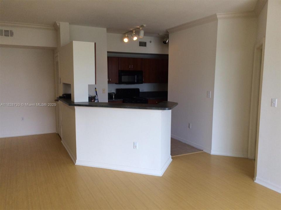 9172 Collins Ave 402, Surfside, 佛羅里達州 33154, 美國