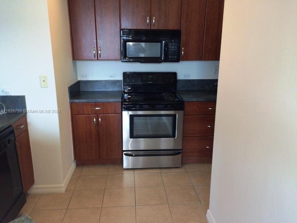 9172 Collins Ave 402, Surfside, 佛羅里達州 33154, 美國