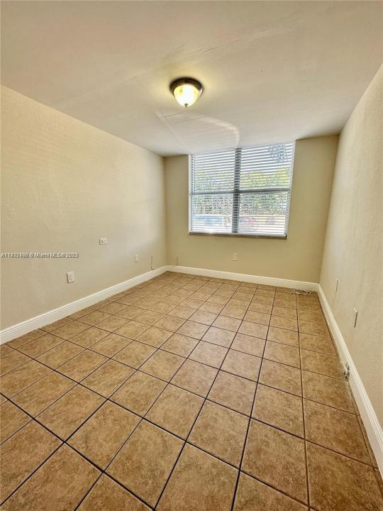 1800 Sans Souci Blvd 105, North Miami, פלורידה 33181, ארצות הברית של אמריקה 
