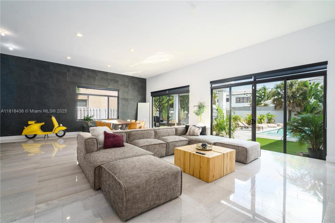 4484 SW 26th Ave, Dania Beach, Флорида 33312, Соединенные Штаты