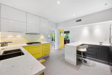 1101 98th St 1, Bay Harbor Islands, Florida 33154, USA