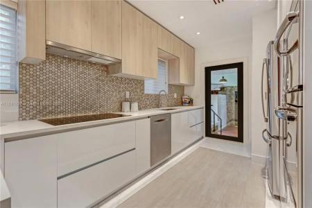 2298 SW 16th Ave, Miami, Florida 33145, USA