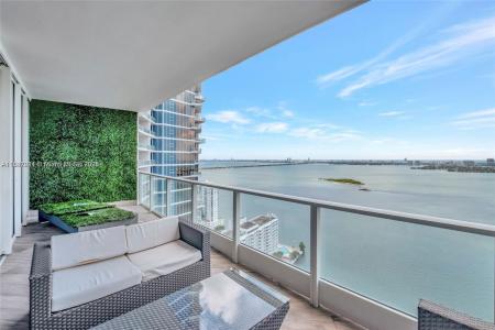 2020 N Bayshore Dr 3408, Miami, Florida 33137, USA