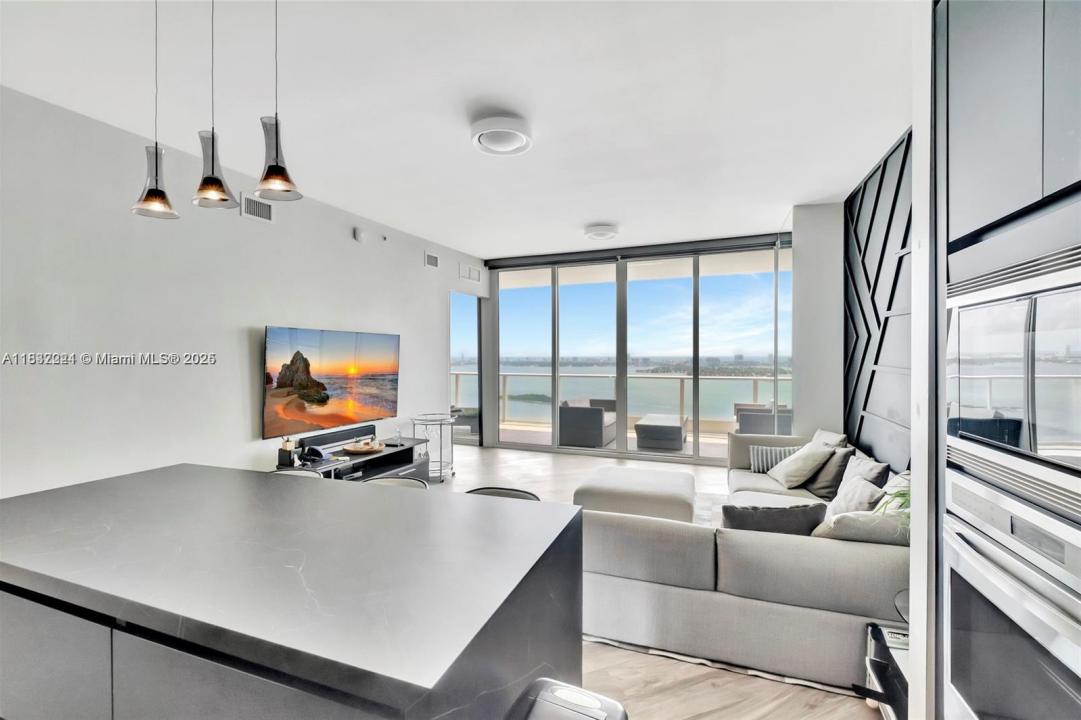 2020 N Bayshore Dr 3408, Miami, فلوريدا 33137, الولايات المتحدة