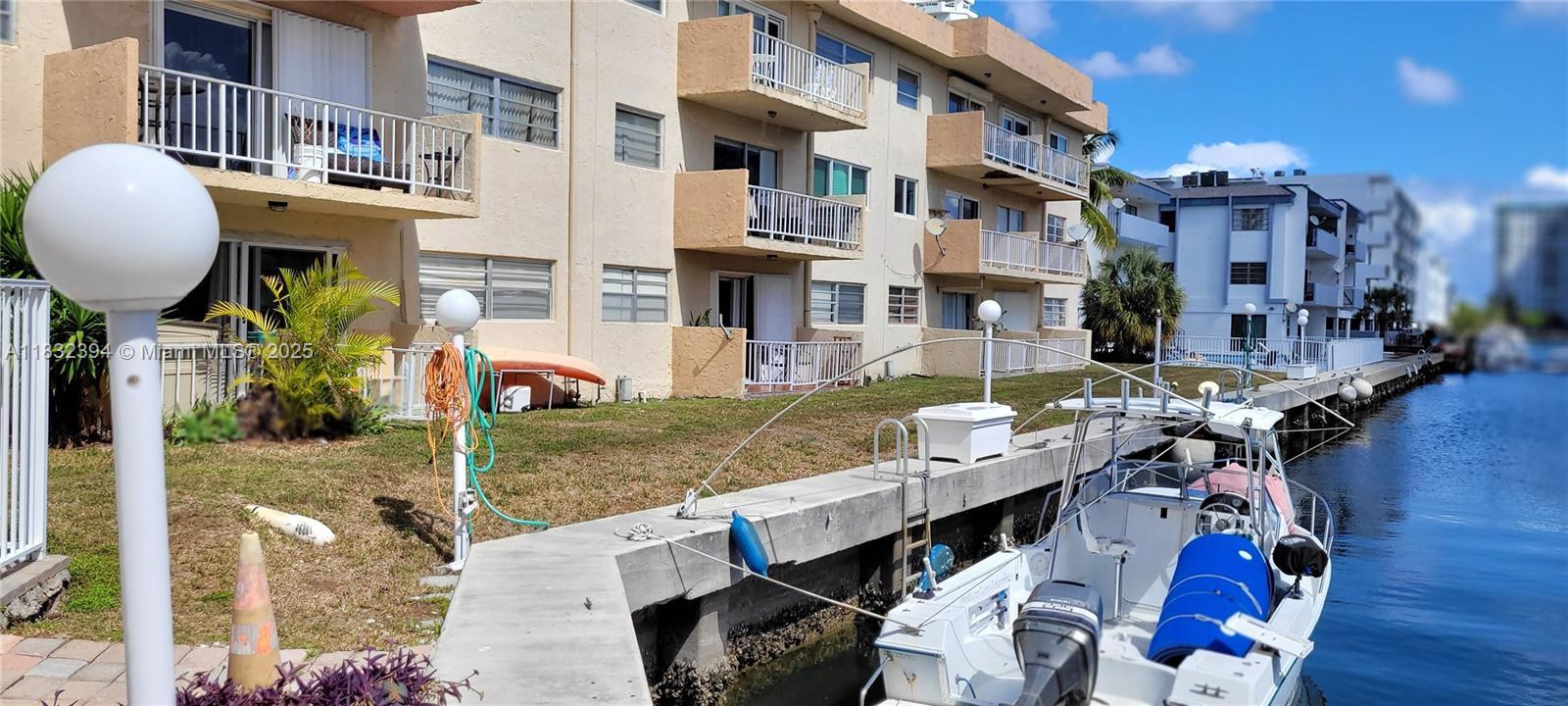 3522 NE 171st St 104, North Miami Beach, Florida 33160, Estados Unidos