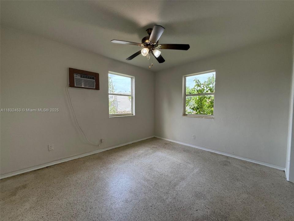900 SW 5th St 2, Hallandale Beach, Florida 33009