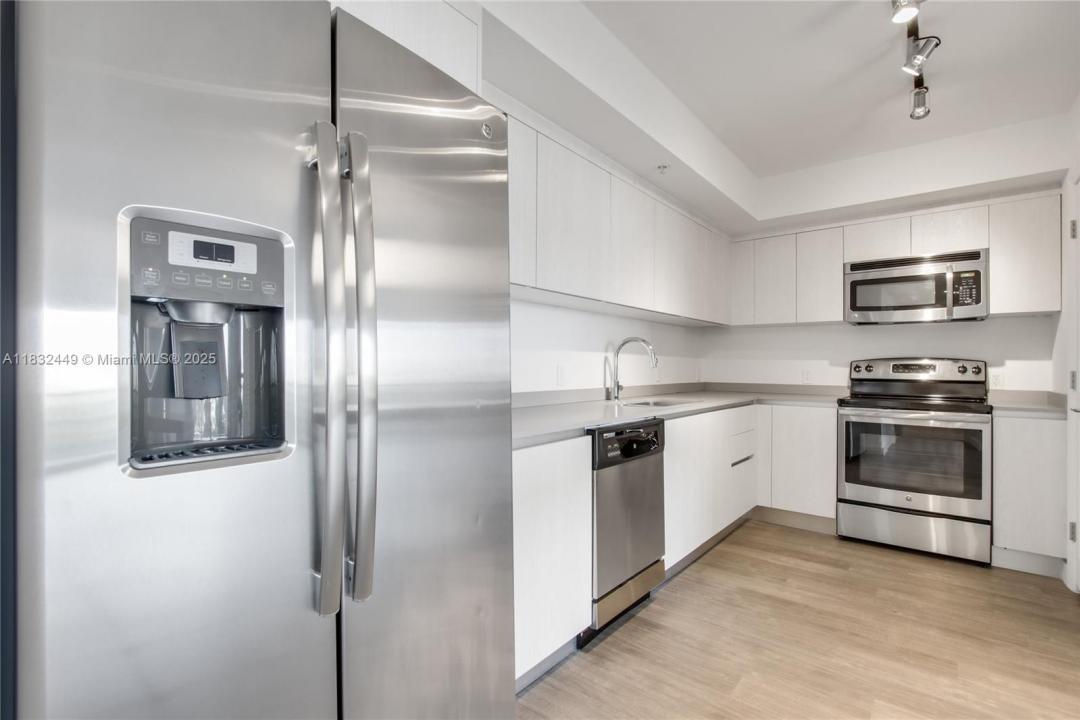 1500 Bay Rd M-0414, Miami Beach, Florida 33139