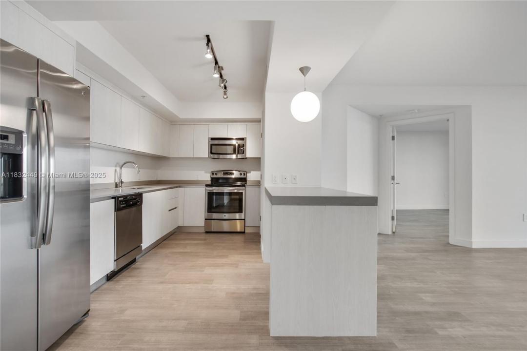 1500 Bay Rd M-0414, Miami Beach, Florida 33139
