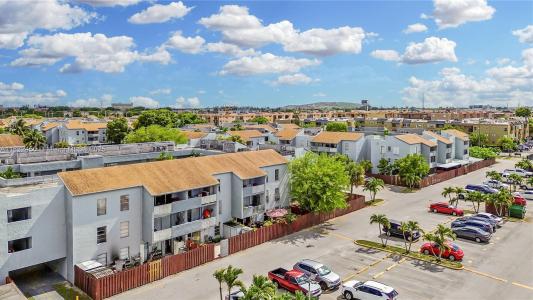 1755 W 60th St D206, Hialeah, Florida 33012, USA