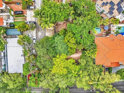 3041 Oak Ave, Miami, Florida 33133, USA