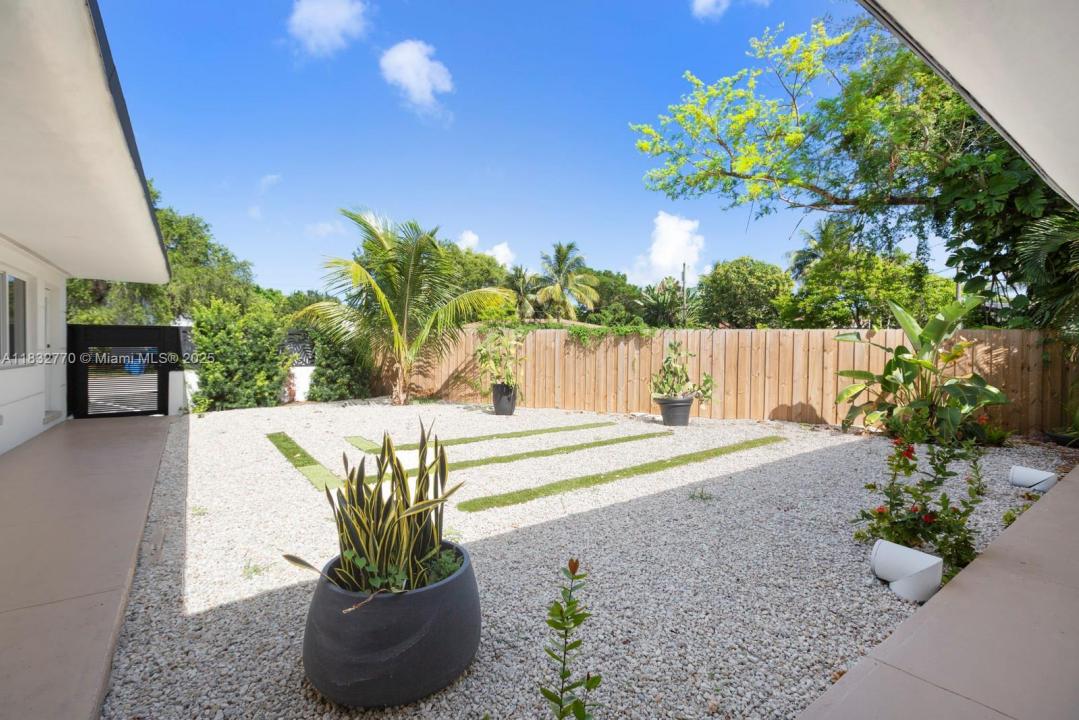 7800 NE 10th Ct 2, Miami, Floride 33138, États-Unis