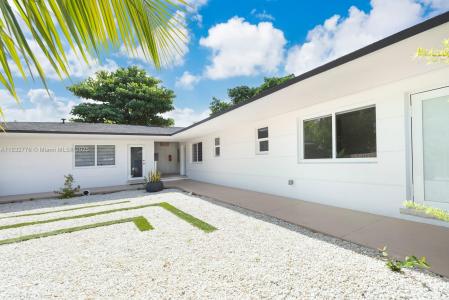 7800 NE 10th Ct 3, Miami, Florida 33138, USA