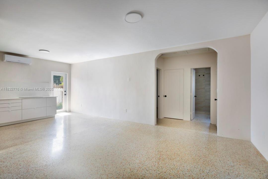 7800 NE 10th Ct 3, Miami, Floride 33138, États-Unis