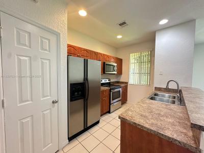 6055 SW 19th Ct 6055, North Lauderdale, Florida 33068, USA