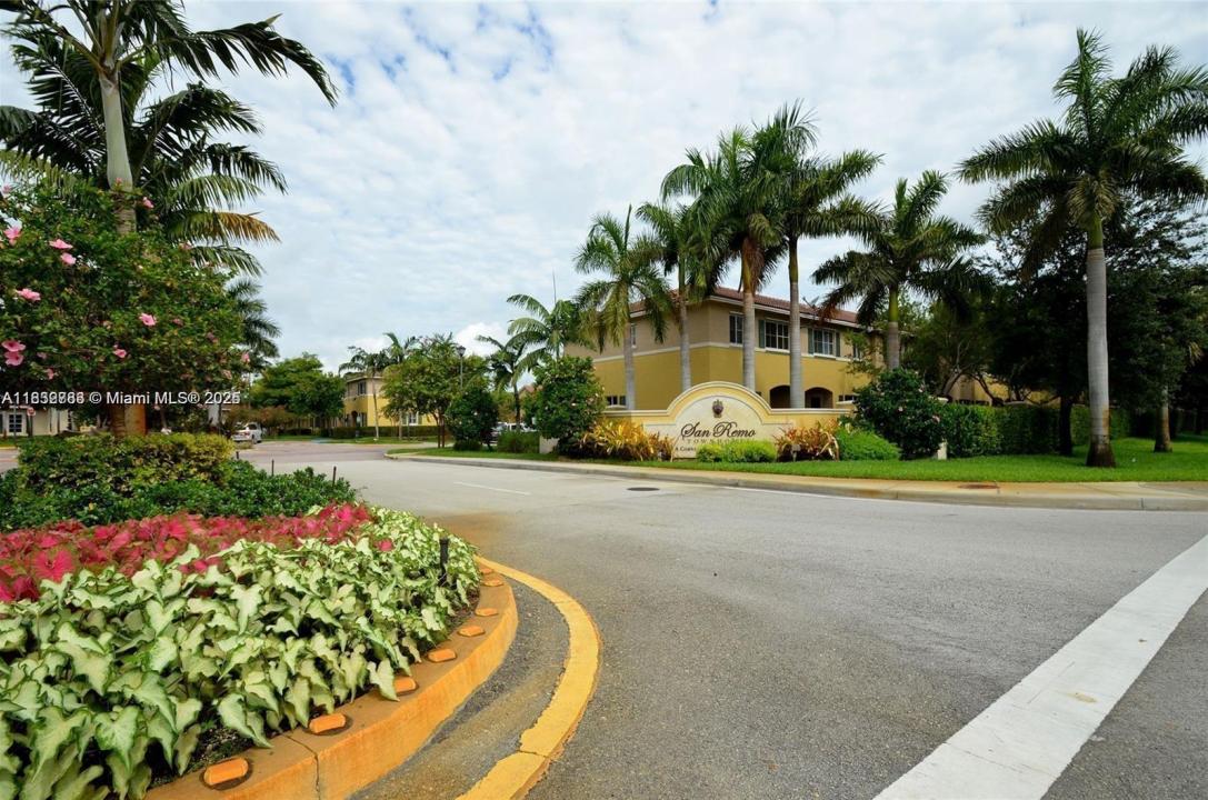 6055 SW 19th Ct 6055, North Lauderdale, Florida 33068