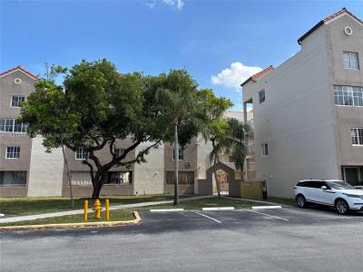 6045 NW 186th St 103, Hialeah, Florida 33015, USA